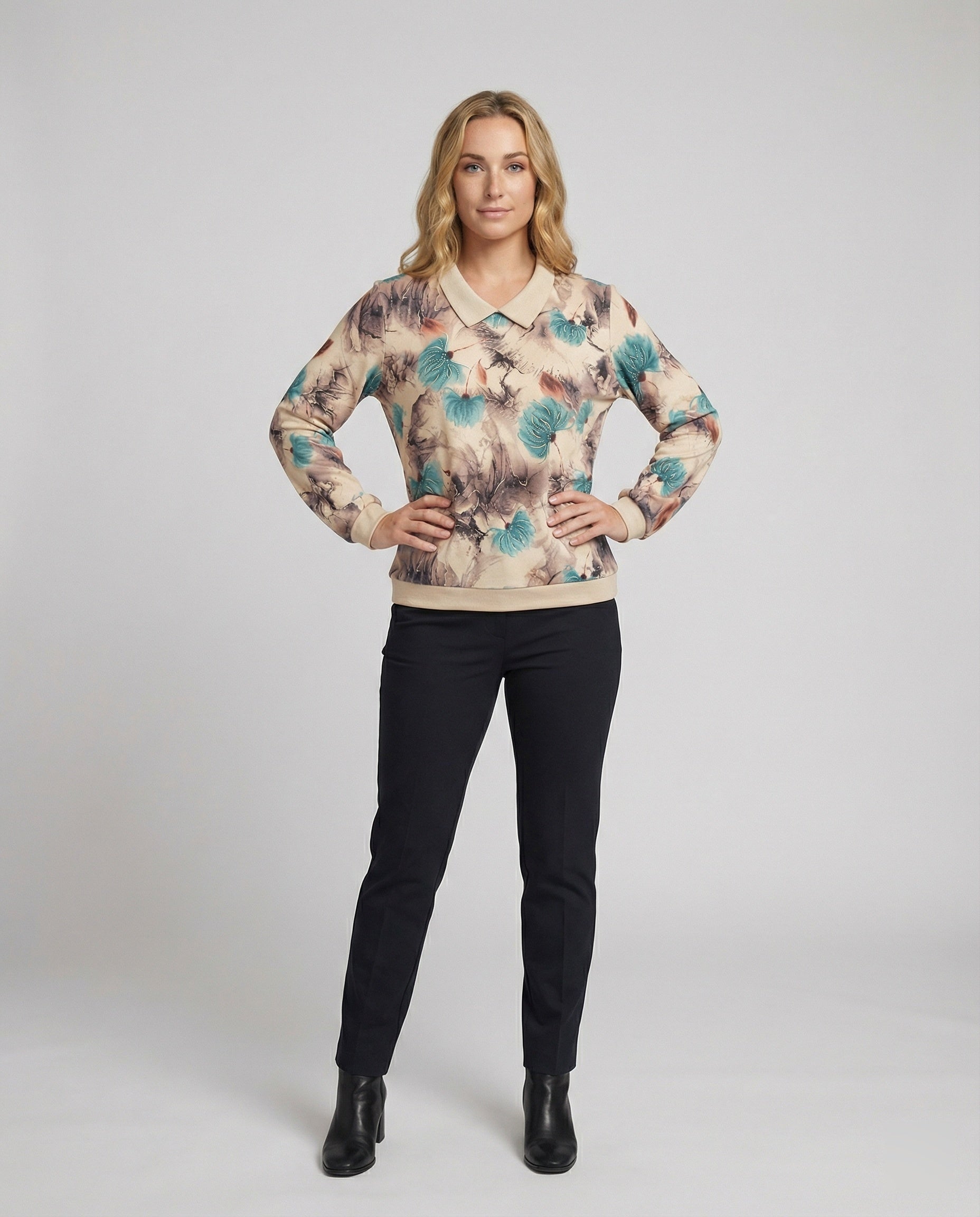 Weit geschnittenes Sweatshirt mit Polokragen und floralem Aquarellprint R&B