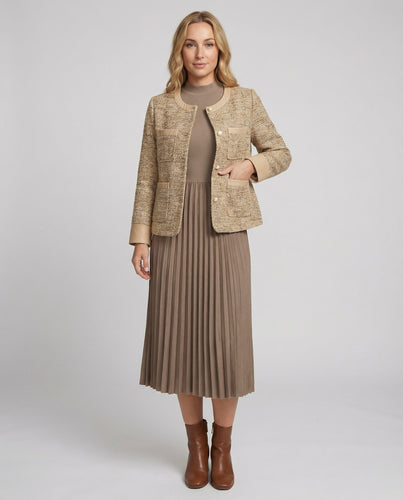 Zweiteiliges Ensemble Boucléjacke mit Rundhalsausschnitt und plissiertem Midikleid
