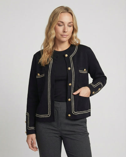 Zweiteiliges Feinstrick-Ensemble mit kurzem Cardigan