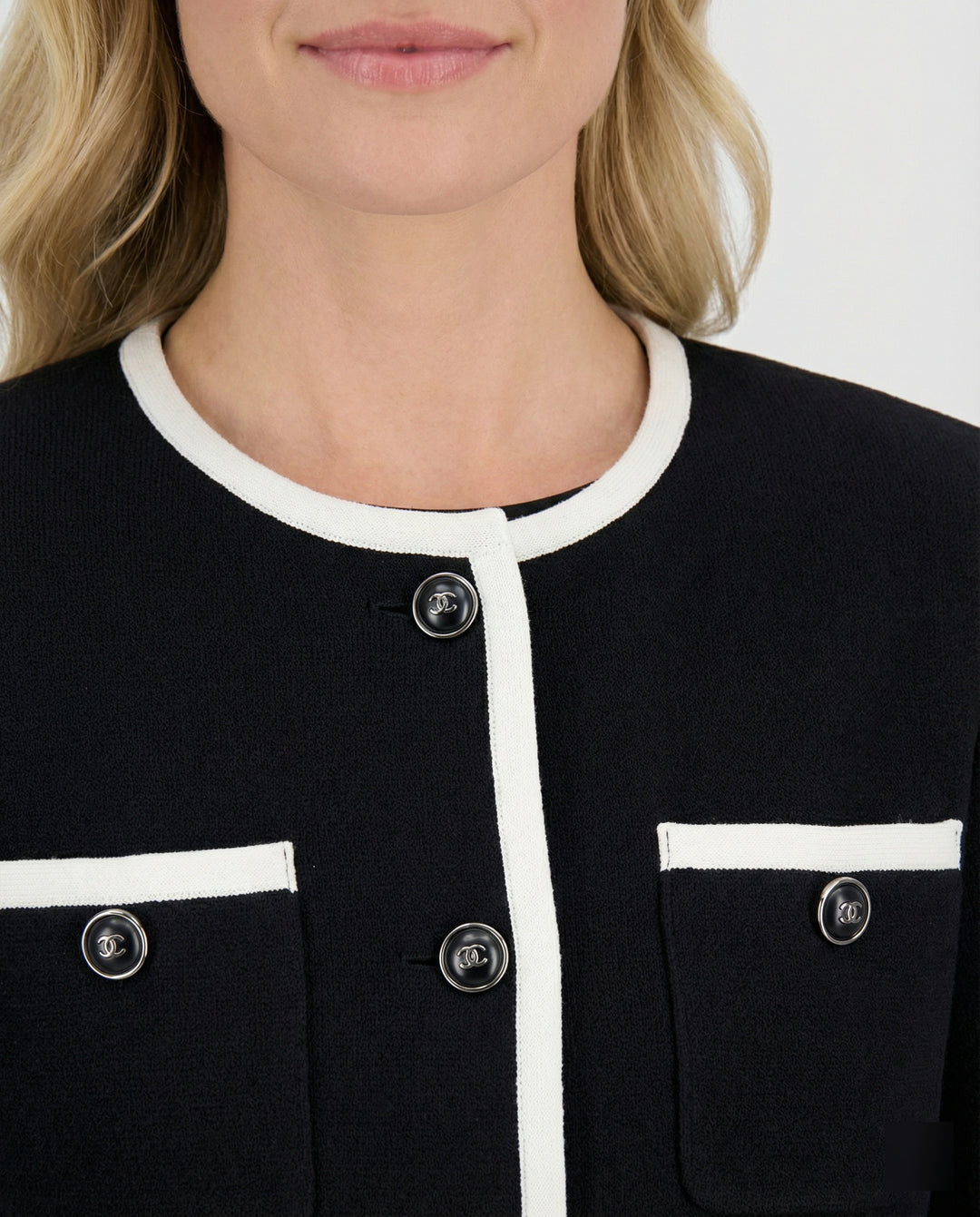 Zweiteiliges Kleid aus ärmellosem Etuikleid und Boucléjacke R&B