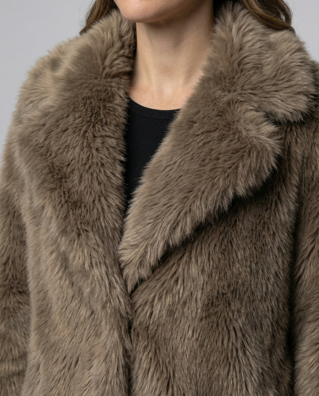 R&B | Damen Kurze Jacke Aus Weichem Kunstfell mit Lockerer Passform