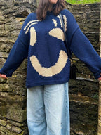 R&B | Strickpullover Im Künstlerstil - Gemütlicher Freizeit-Jumper mit Abstraktem Gesichtsmuster