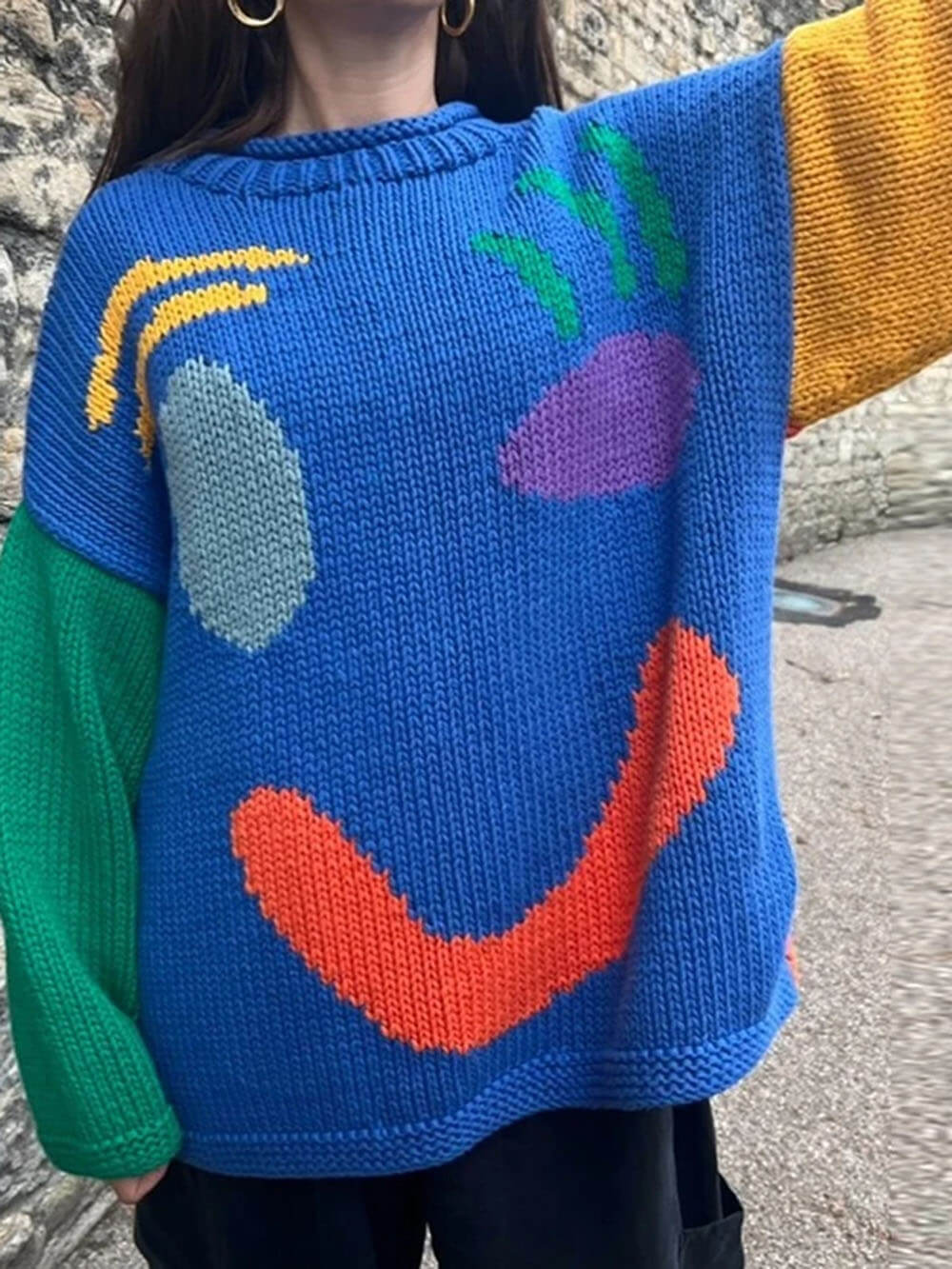 R&B | Strickpullover Im Künstlerstil - Gemütlicher Freizeit-Jumper mit Abstraktem Gesichtsmuster