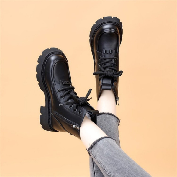 Komfortable, pelzgefütterte und rutschfeste Stiefeletten mit seitlichem Reißverschluss R&B