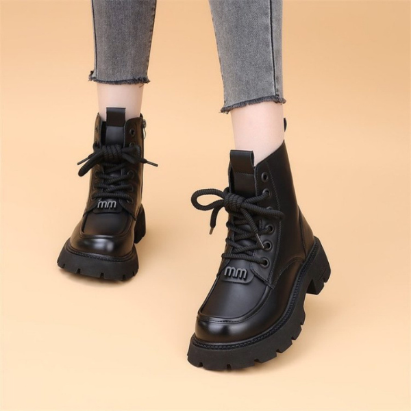 Komfortable, pelzgefütterte und rutschfeste Stiefeletten mit seitlichem Reißverschluss R&B