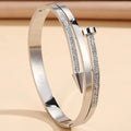 Doppellagiges Armband mit Strassverzierung