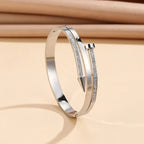Doppellagiges Armband mit Strassverzierung