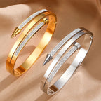 Doppellagiges Armband mit Strassverzierung