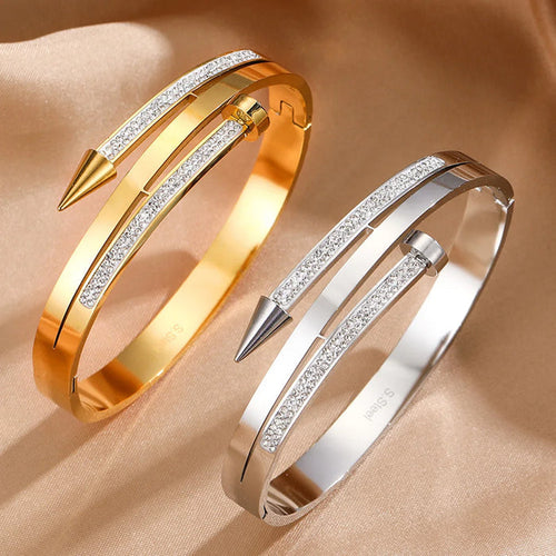 Doppellagiges Armband mit Strassverzierung