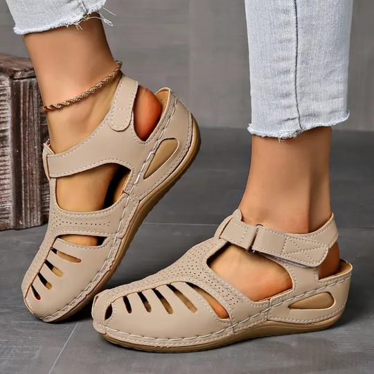 Moderne Sandalen für Damen R&B