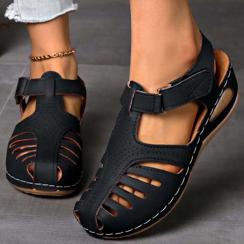 Moderne Sandalen für Damen R&B