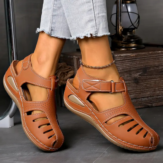 Moderne Sandalen für Damen R&B