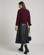Elegantes Rotes Strickset mit V-Ausschnitt Pullover und Rock Damen