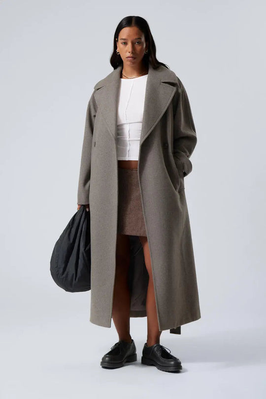 R&B | Damen Lange Oversized Wolljacke mit Breitem Revers und Minimalistischem Design