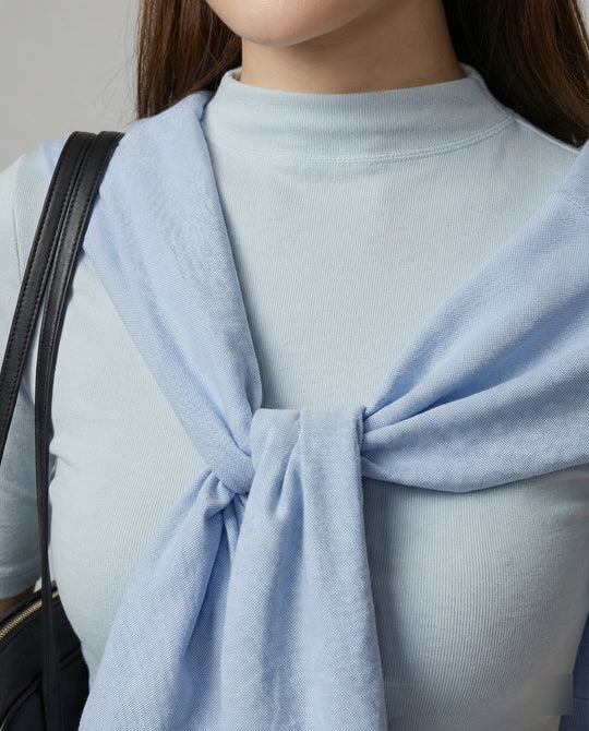 Enganliegendes Damen T-Shirt mit Merinowolle und Stehkragen für den Sommer