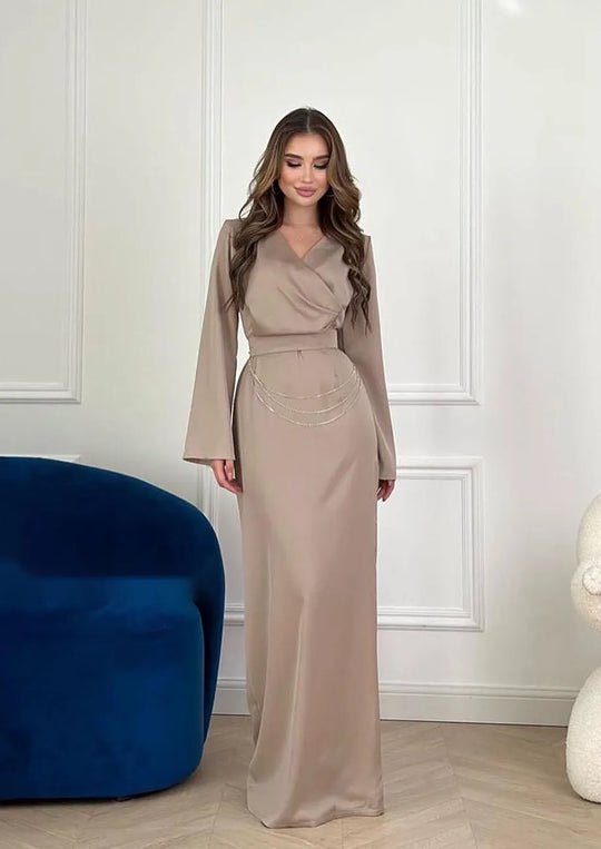 R&B | Elegant Langes Gerades Kleid Mit Langen Ärmeln Aus Satin Mit Modischem V-Ausschnitt