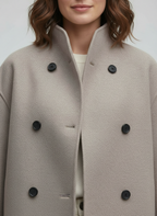 R&B | Damenjacke – Kurze Wolljacke in Beige mit Stehkragen & Knopfverschluss