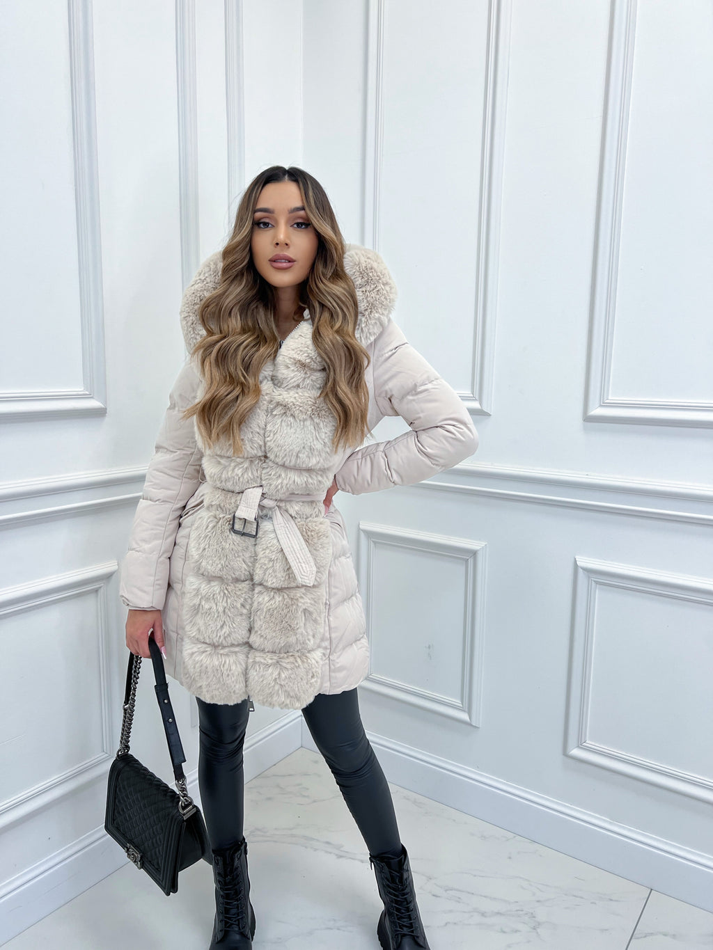 R&B | Stylische Kapuzenjacke mit Gürtel