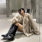 EB | Exklusiver Damen Pelzmantel mit urbanem Flair - Wintersaison 2024
