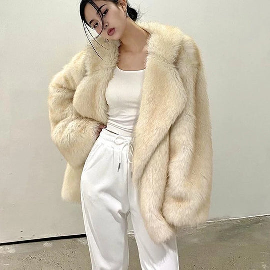 R&B | Exklusiver Damen Pelzmantel mit urbanem Flair - Wintersaison 2024