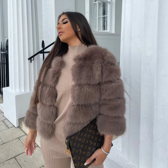 R&B | Hochwertige Kunstfell Jacke Edles Design für Eleganz und Komfort