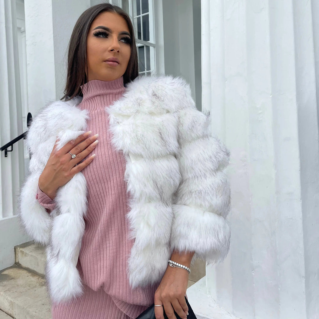 R&B | Hochwertige Kunstfell Jacke Edles Design für Eleganz und Komfort