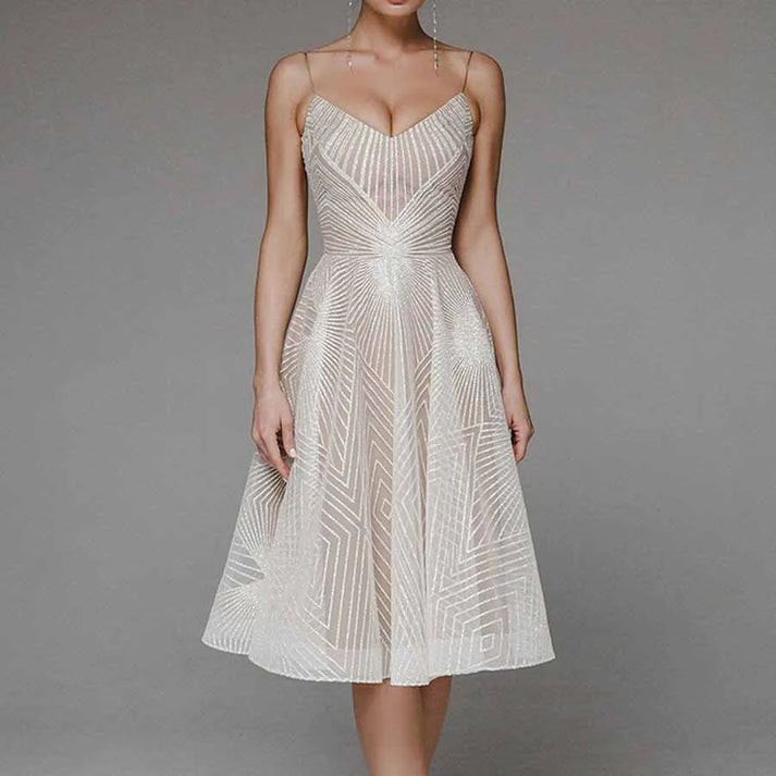R&B | Elegantes Kleid Mit Offenem Rücken