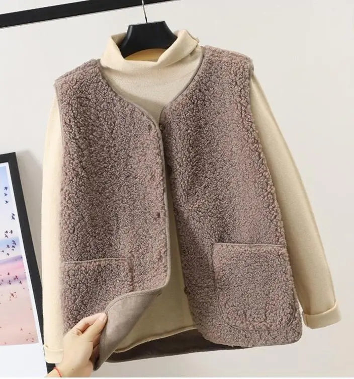 R&B | Klassische und Stilvolle Strickjacke