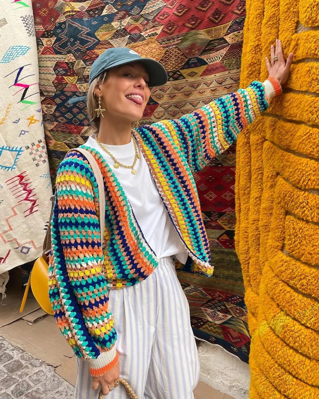 R&B | Stilvolle Bunte Strickjacke