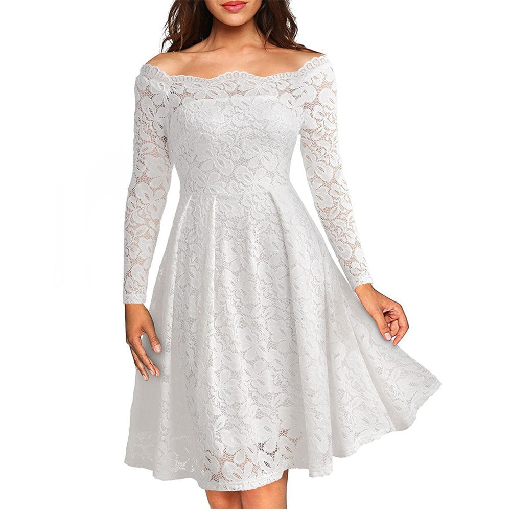Spitzenkleid mit Schlitz am Ausschnitt und Ärmeln