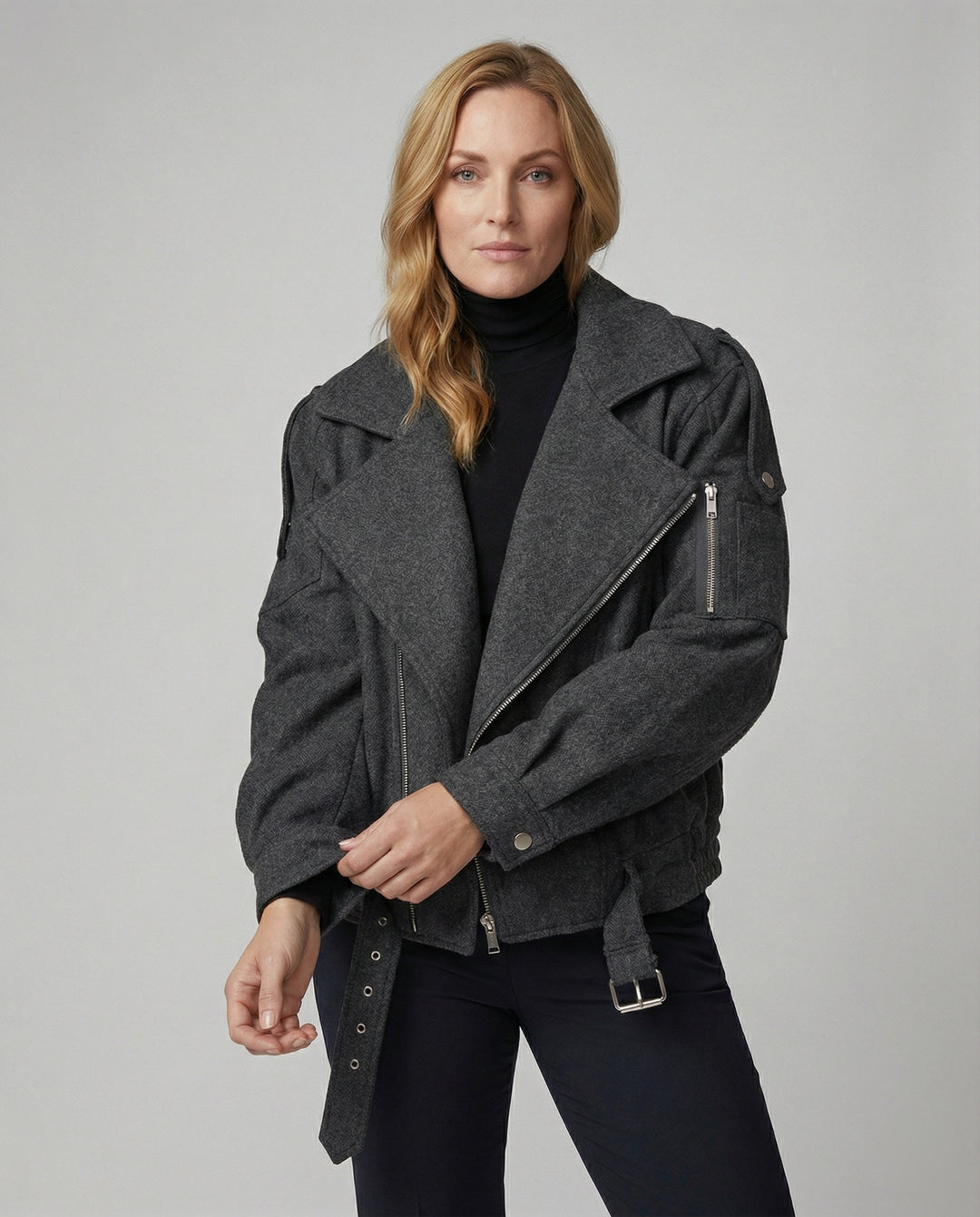 Weit geschnittene Wollmix-Bikerjacke mit großem Revers und Taillengürtel R&B