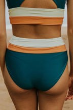 R&B | Schwarzes Colorblock Cut Back Bikini-Set