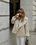 R&B | Stilvolle Jacke mit Kunstleder und Fleece Details