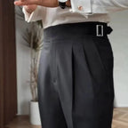 R&B Classic: Stilvolle Hose mit Schnalle