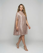 mittellanges Cape-Kleid mit glänzenden Pailletten und geteilten Ärmeln, eleganter Mode-Cocktail