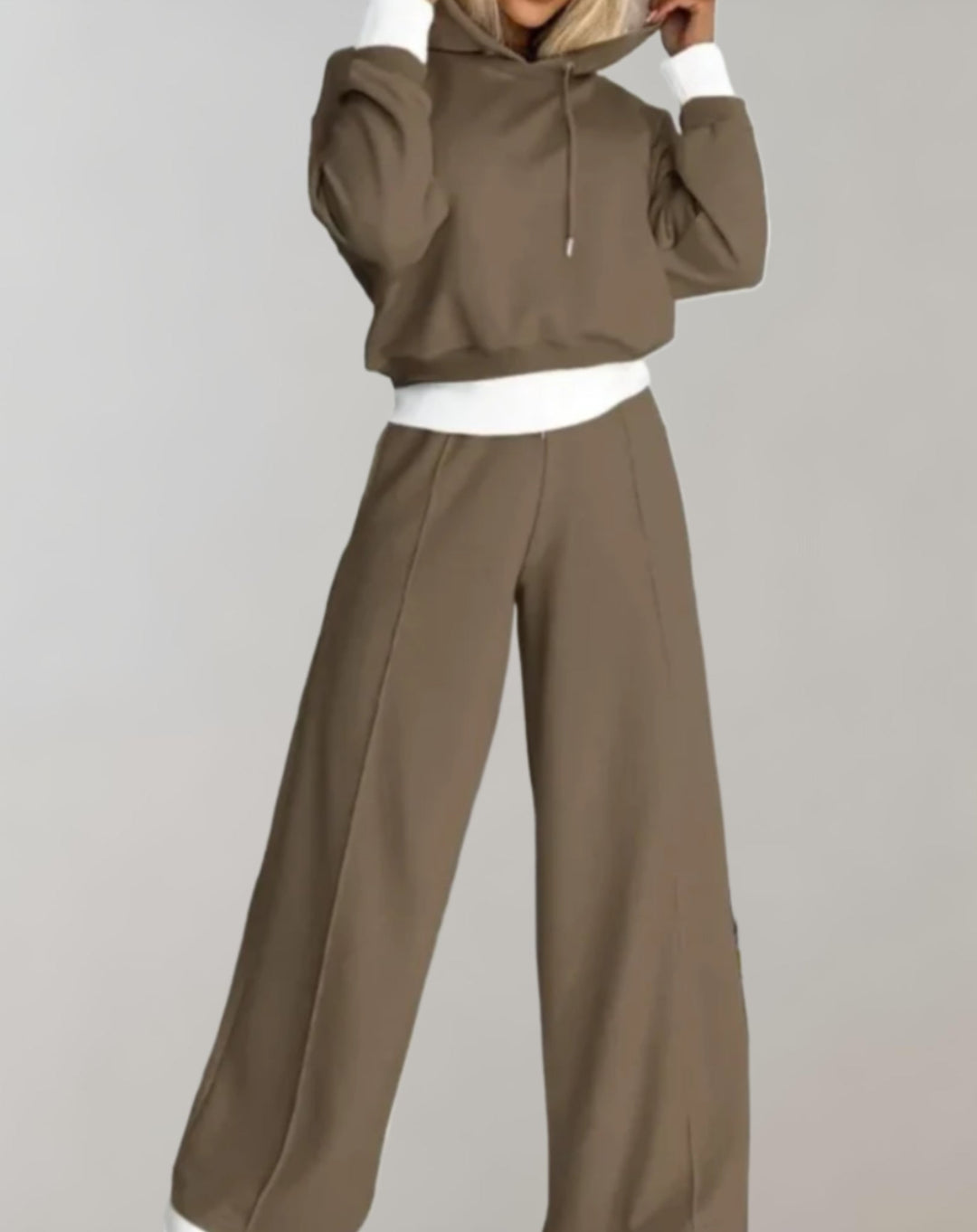 R&B | Delige Set von Einem Zweifarbigen Hoodie und Einer Hose mit Weitem Bein