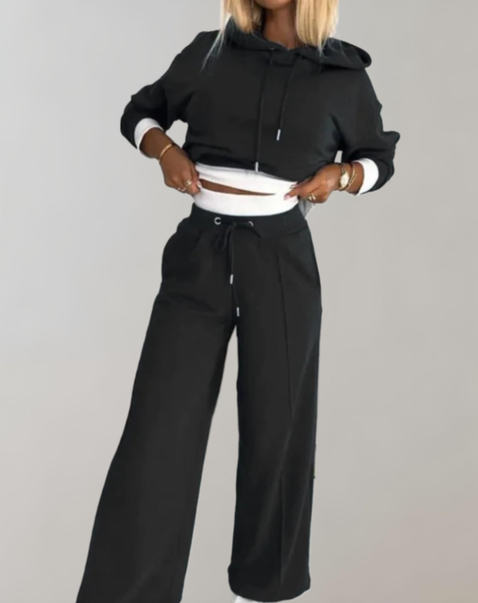 R&B | Delige Set von Einem Zweifarbigen Hoodie und Einer Hose mit Weitem Bein
