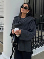 R&B | Elegante Cape Jacke Zeitloser Stil und Vielseitige Eleganz