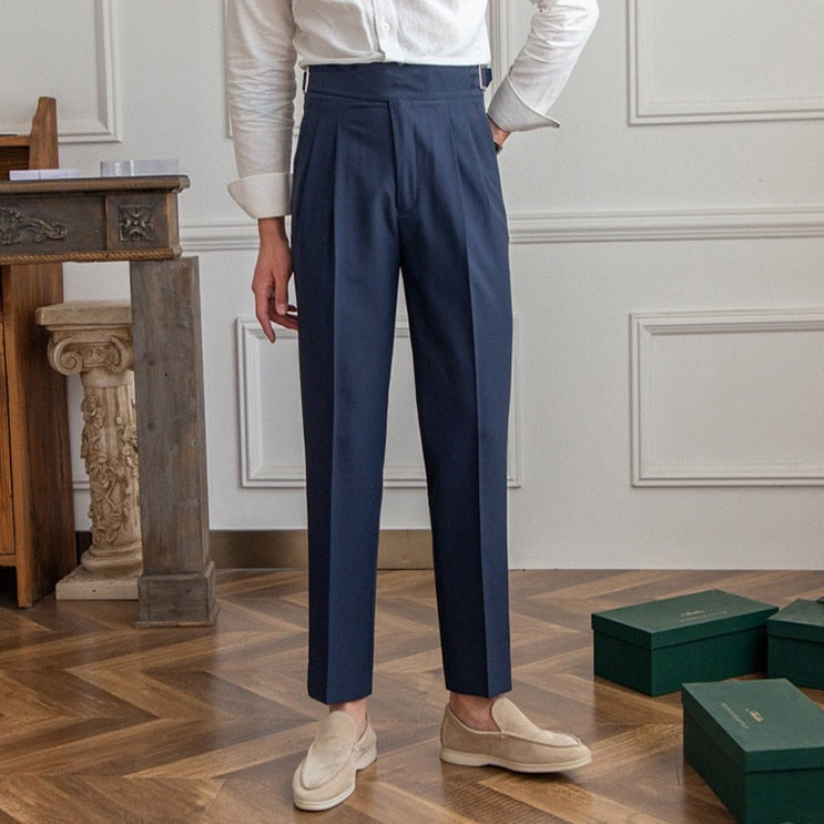 R&B Classic: Stilvolle Hose mit Schnalle