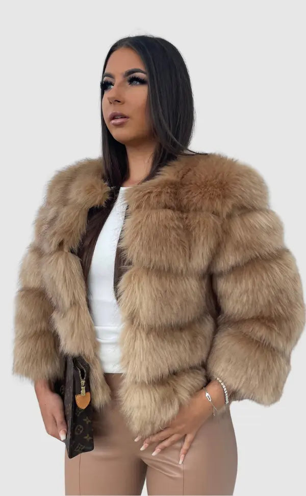 R&B | Hochwertige Kunstfell Jacke Edles Design für Eleganz und Komfort