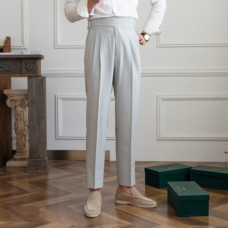 R&B Classic: Stilvolle Hose mit Schnalle