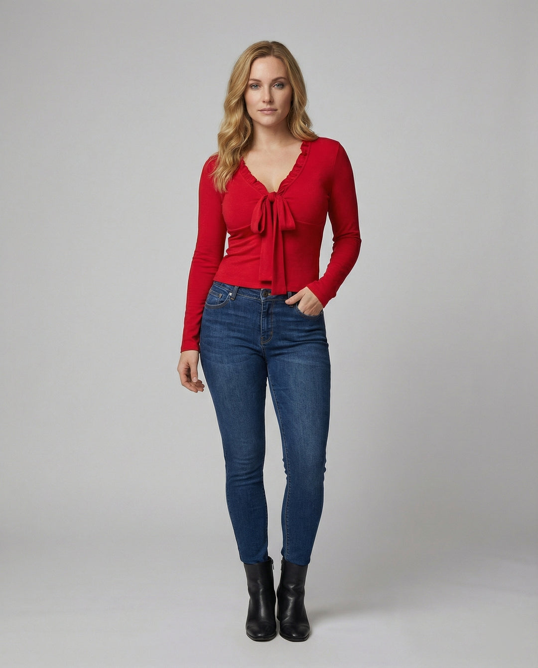 Romantisches Langarmshirt mit V-Ausschnitt und verspielter Schleife