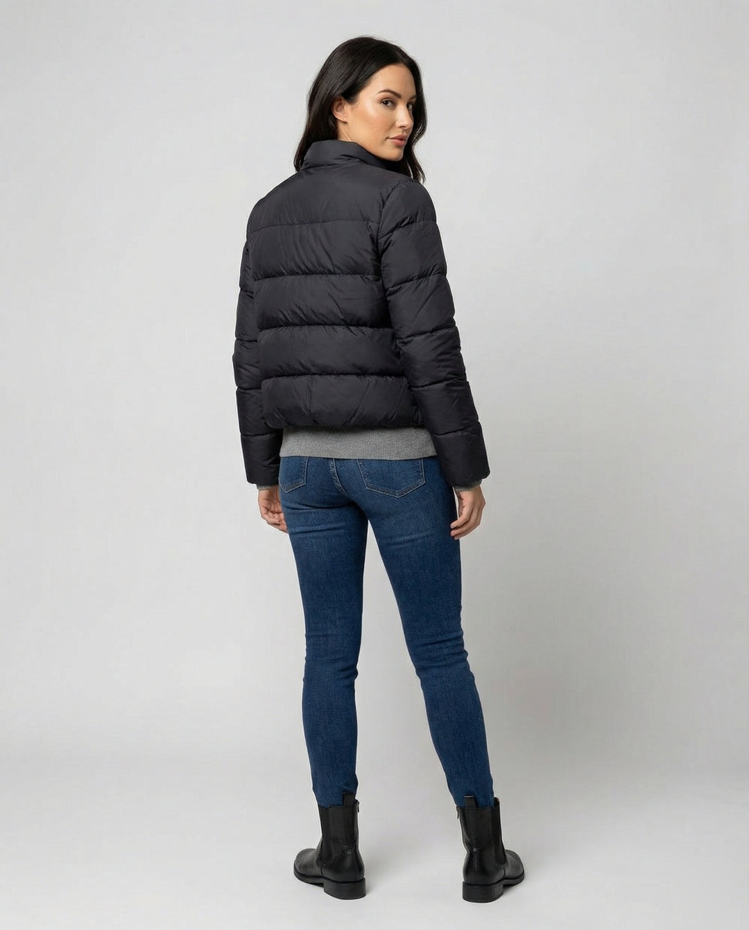 Leichte Damen Steppjacke mit Rundhals Kragen für den Winter