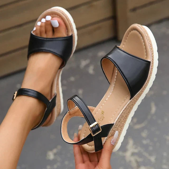 R&B - Leichte Sandalen mit Keilabsatz und Schnalle
