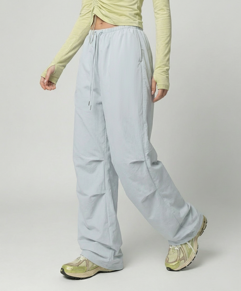 Damen leichte packbare Outdoor-Hose mit weitem Bein elastischem Bund und aufgesetzten Seitentaschen R&B