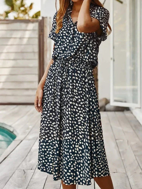 R&B | Elegantes Kurzärmliges Hemdblusenkleid mit Polka Dots und Kordelzug In Der Taille