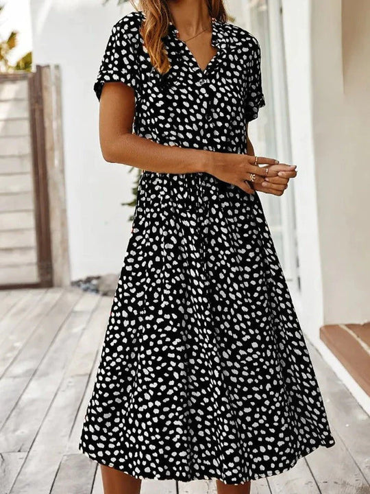 R&B | Elegantes Kurzärmliges Hemdblusenkleid mit Polka Dots und Kordelzug In Der Taille
