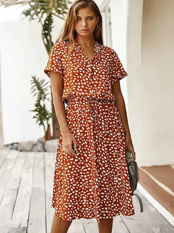 R&B | Elegantes Kurzärmliges Hemdblusenkleid mit Polka Dots und Kordelzug In Der Taille