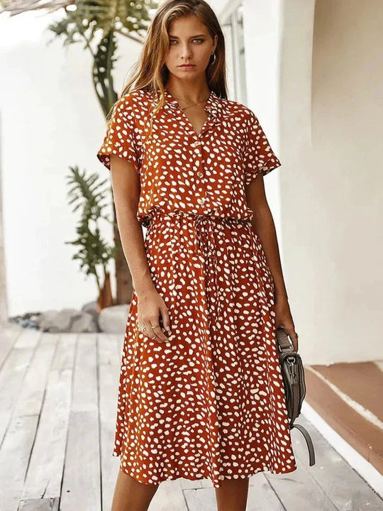 R&B | Elegantes Kurzärmliges Hemdblusenkleid mit Polka Dots und Kordelzug In Der Taille