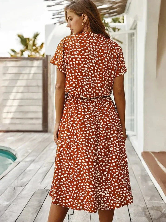 R&B | Elegantes Kurzärmliges Hemdblusenkleid mit Polka Dots und Kordelzug In Der Taille